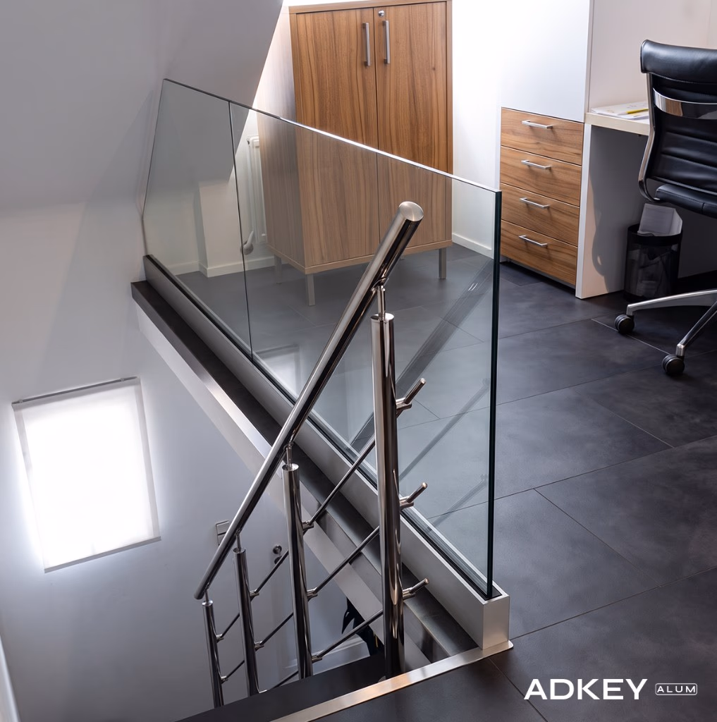Garde-corps inox et verre à Tanger — AdKey Aluminium