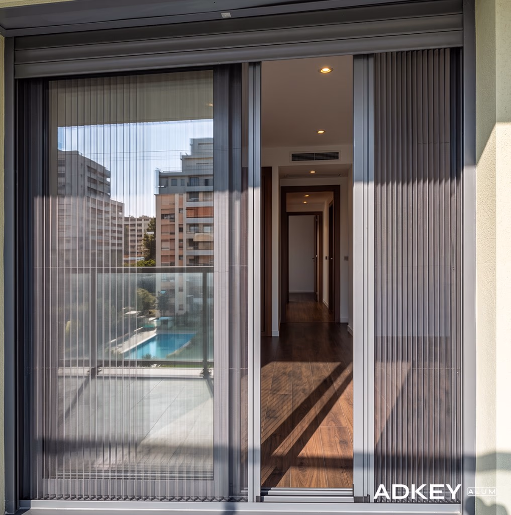 Moustiquaire plissée en aluminium pour porte-fenêtre coulissante à Tanger — Aluminium Tanger